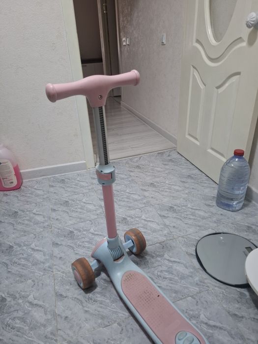 Продаётся самокат для девочки