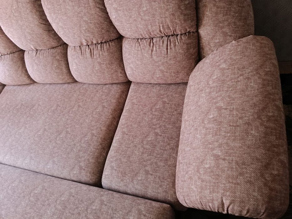 Продам диван в хорошем состоянии.