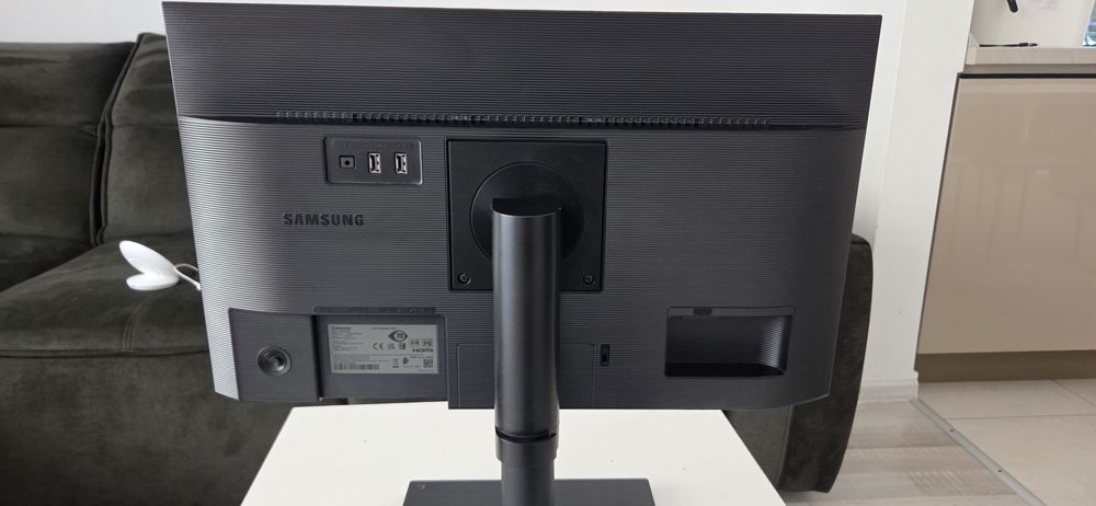 2 Monitoare Business Samsung 24" - IPS, Full HD, 75Hz, Stand Ergonomic