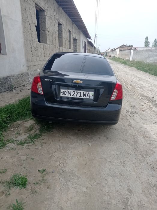 Ласетти сотилади