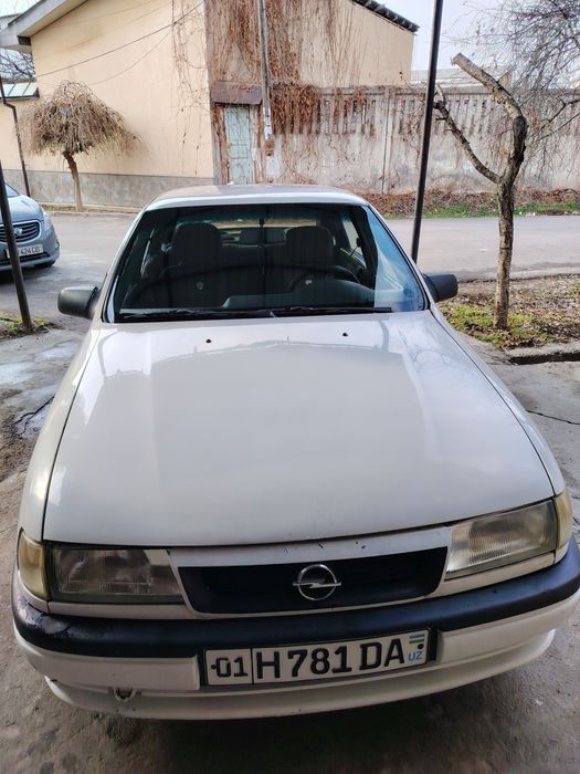 Opel Vectra A 1994 yil benzin 2000$