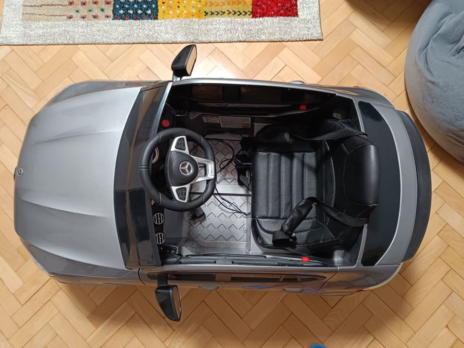 Акумулаторен джип Mercedes