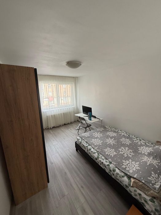 Închiriez apartament 2 camere in Brasov