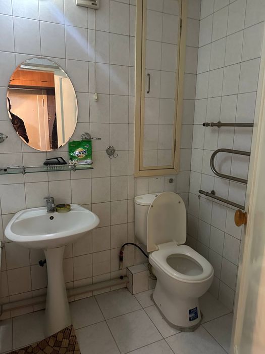 Bobur kochasida 3 xonali uy sotiladi