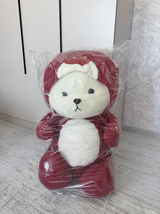 Большой плюшевый мишка