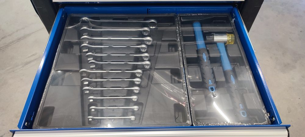 Количка за инструменти