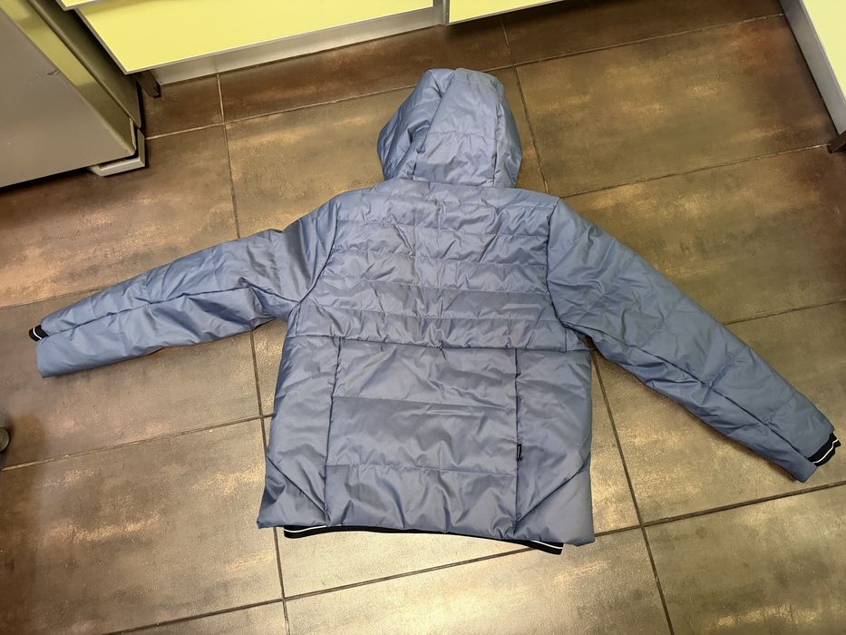 Детско  чисто ново топло и непромокаемо  яке за ски 30 евро