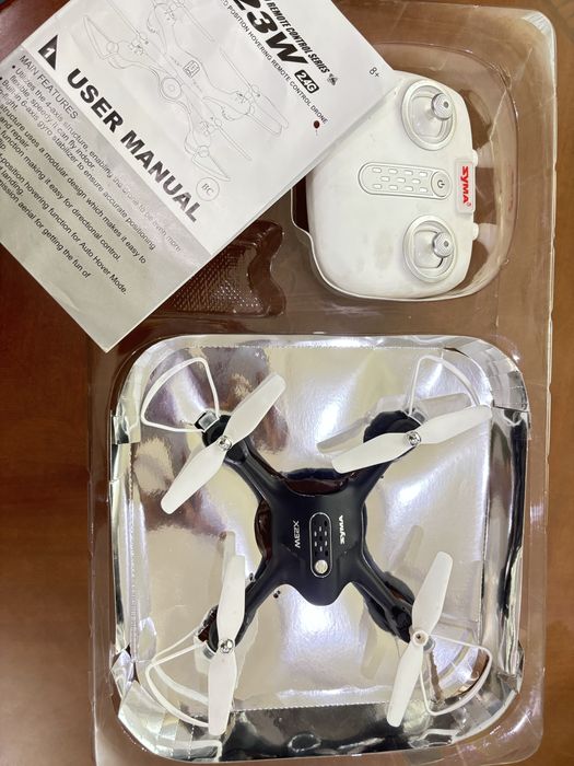 квадрокоптер Syma X23W с FPV-камерой реального времени.