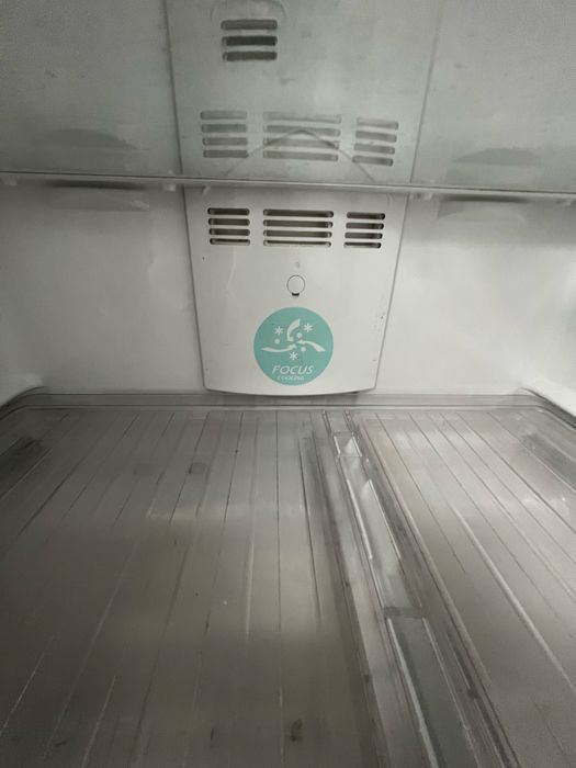 Голям хладилник LG