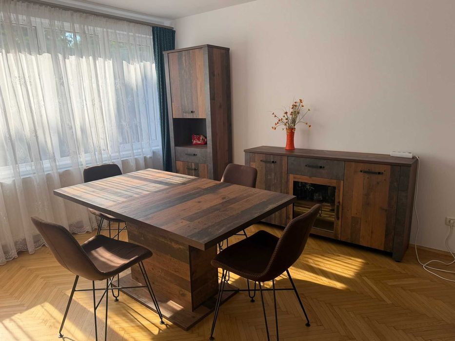 Ploiesti semicentral zona rezidentiala - Casa de inchiriat pentru locuit sau cabinete/birou