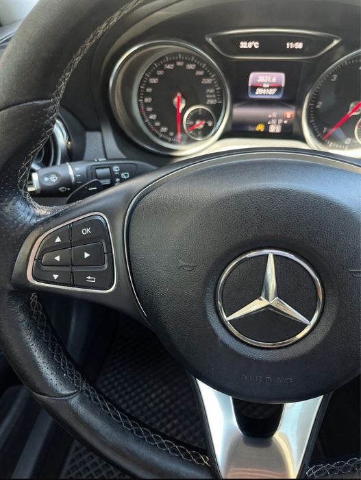 Mercedes-Benz GLA 220d 4Matric Automatic- 16900E