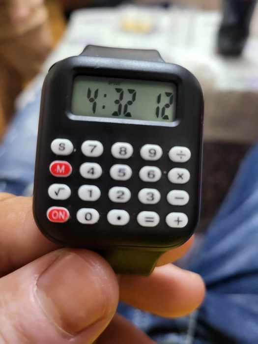 De vânzare ceas electronic cu calculator copii