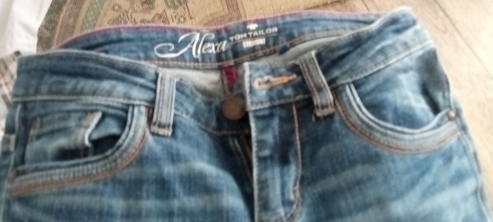 Джинсы для девушка