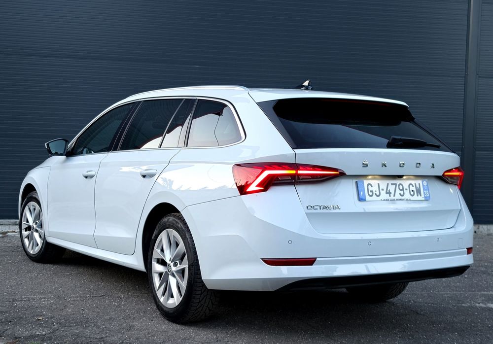 SKODA Octavia 2022 — imagine 3
