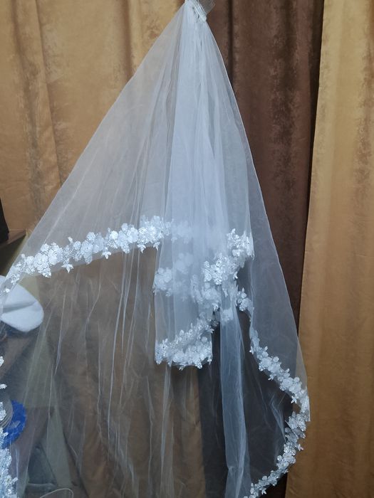 Продам  фату длинную