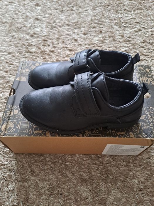 Продам туфли для мальчика