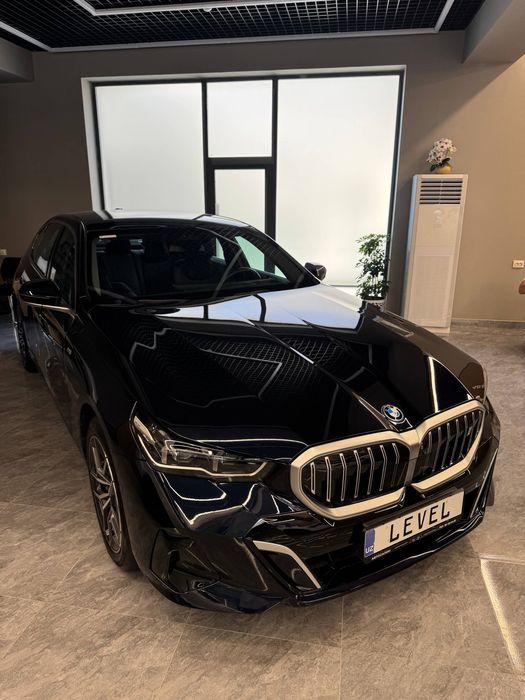 BMW i5 eDrive 40L