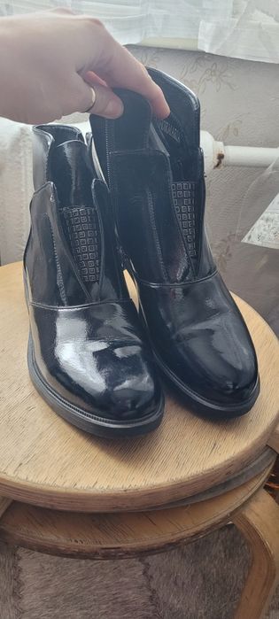 Продам ботинки на осень