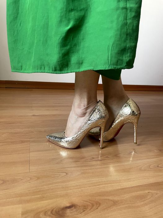 Туфли золотого цвета