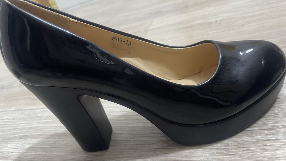 Туфли  размер36.