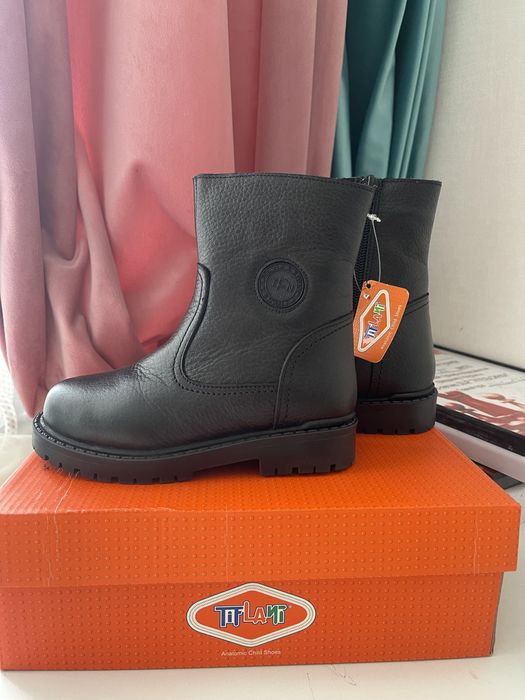 Продам новые кожанные сапожки