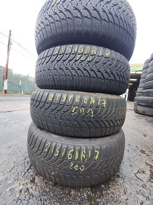 4 anvelope iarna 215/60r17 96H Kumho dot 2022 Montaj Gratuit