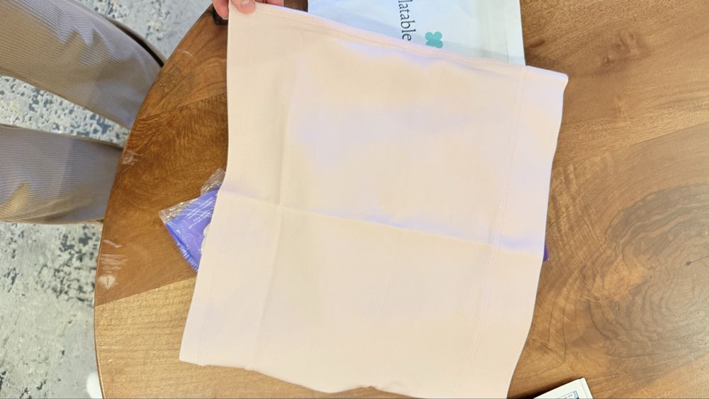 Комплект за кърмене и следродилно възстановяване + подарък