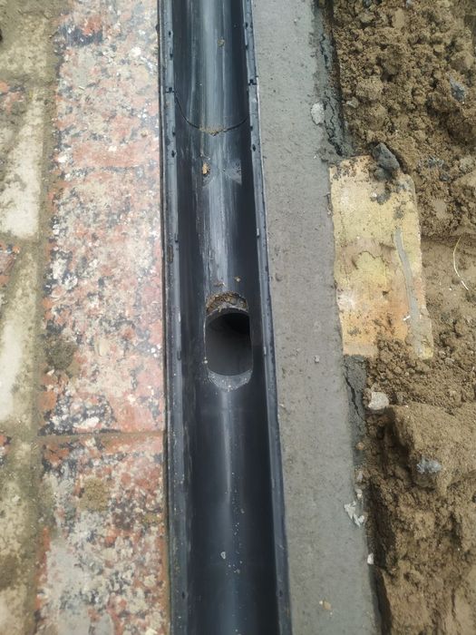 Линейной дренажный лоток, арык с решёткой. Трапы для сада и паркинга