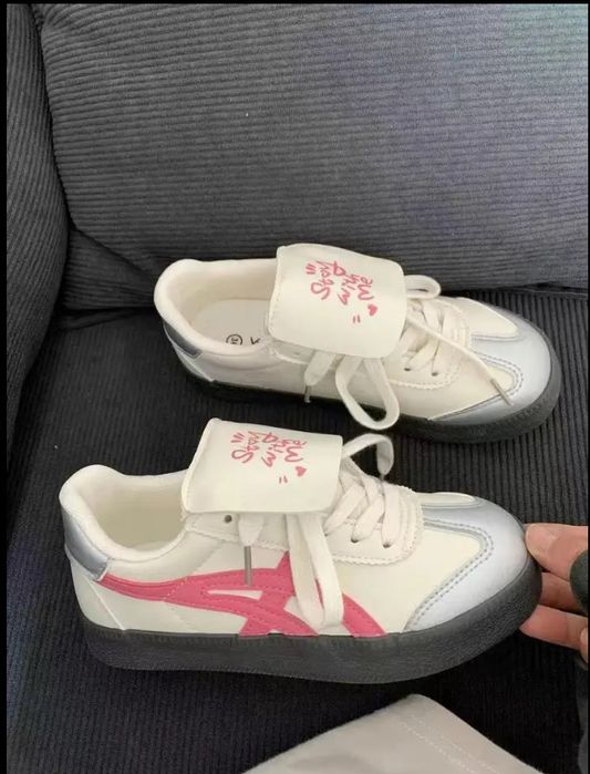 Продам кроссовку