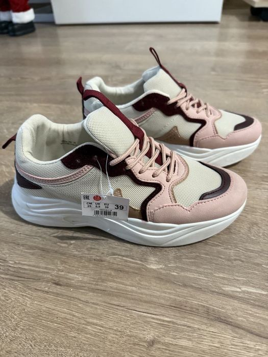 Adidași sport comfortabili