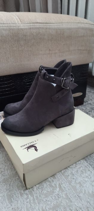 Продам демисезонные ботинки!