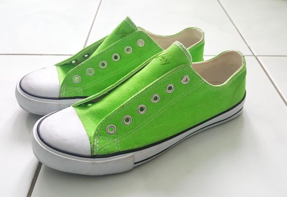 Teniși de calitate mărimea 38