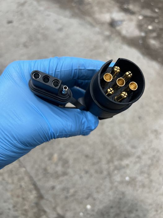 Адаптер преходник за теглич ремарке US 4 pin EU 7 pin