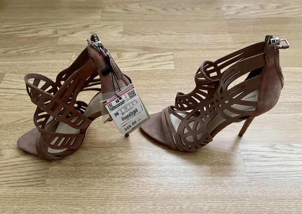 Sandale Zara din piele intoarsa