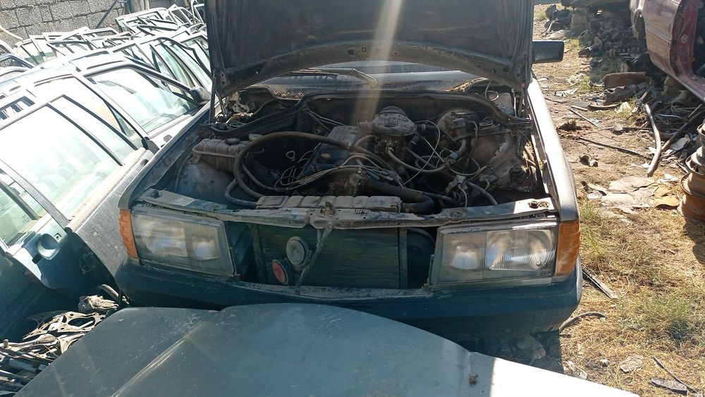 Мерс 190 Запчасти Есть Бензин Карбюратор 2.3 Обьем