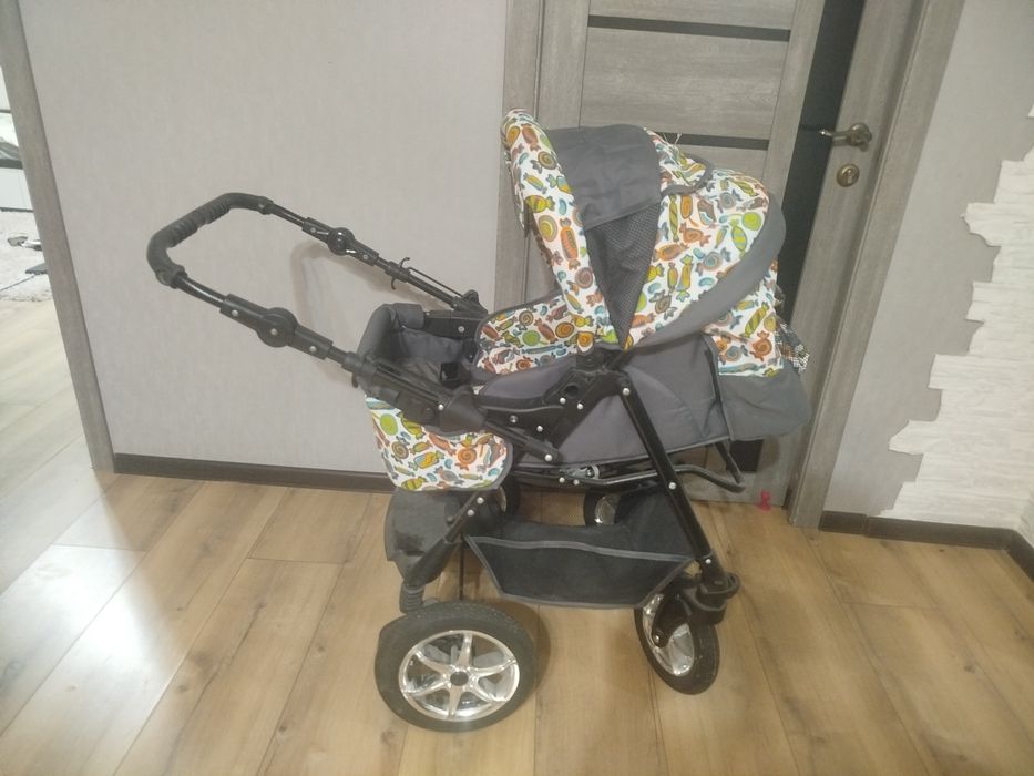 Коляска в хорошем состоянии