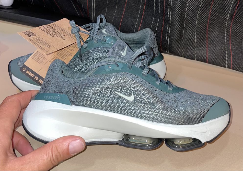 Nike Performance  Versair