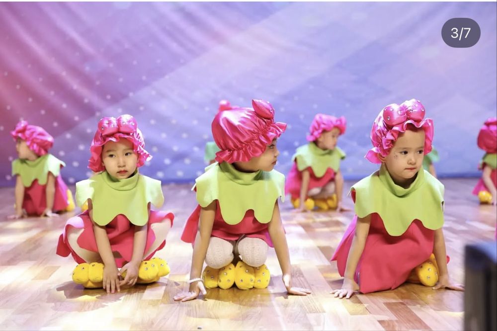 Продаются костюмы