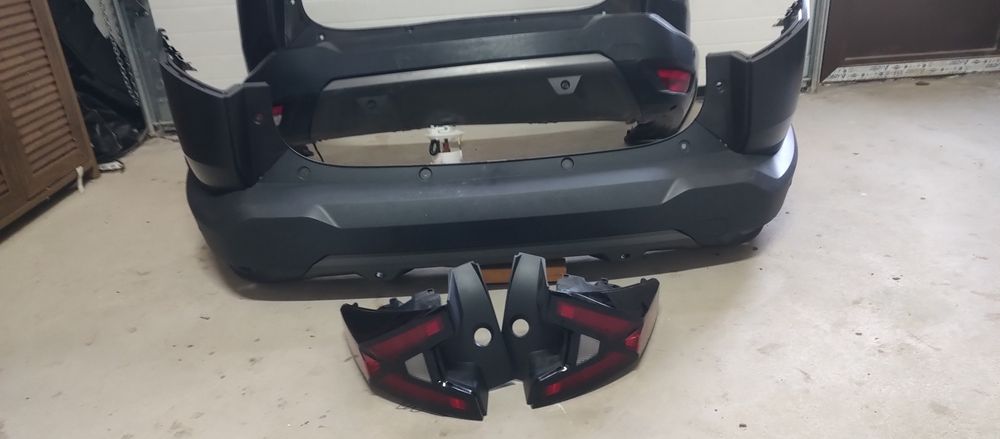 Bara spate , Lampi Dacia bigster