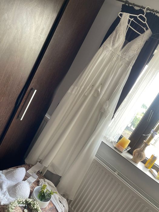 Vând rochie mireasă Ariamo Bridal boho hippie romantic liberty