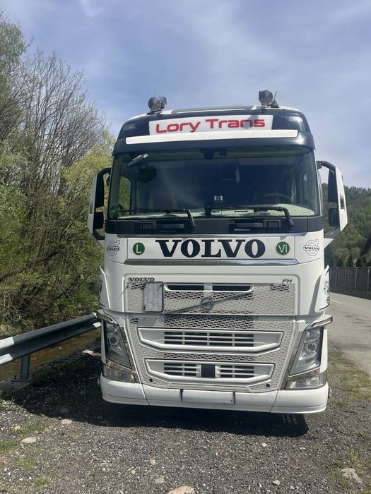 Camion volvo alb