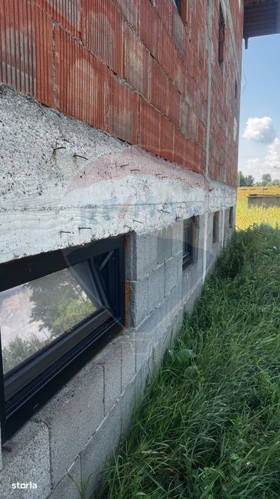 Casă / Vilă cu 6 camere de vânzare