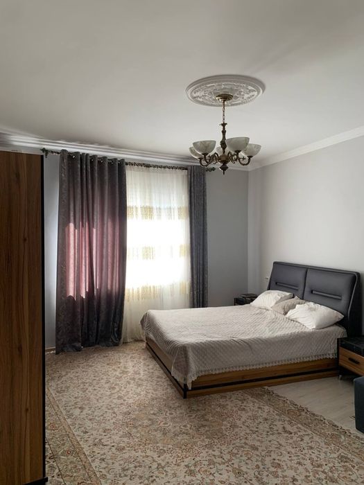 Белый дом в центре города