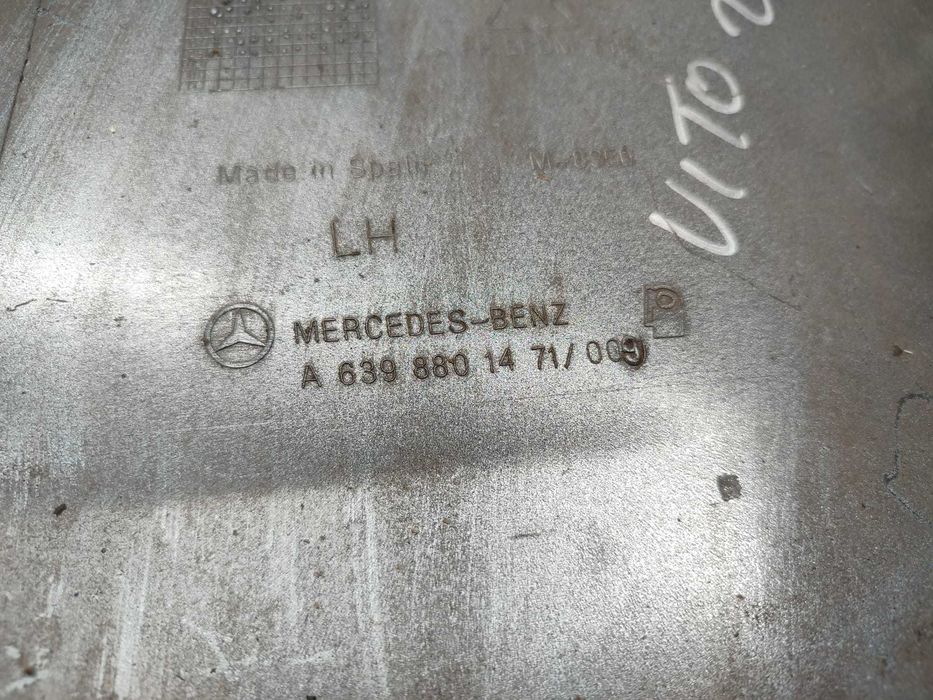 Colt Bara Spate Stanga / Coltisor Bara Mercedes-Benz Vito / Viano (W639) 2003–2014 / Cod OEM A6398801471 (4D2)