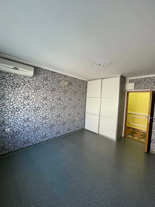 Продава се Многостаен апартамент в Стара Загора, Център - 130 кв.м за 1120 €/кв.м - Снимка #2