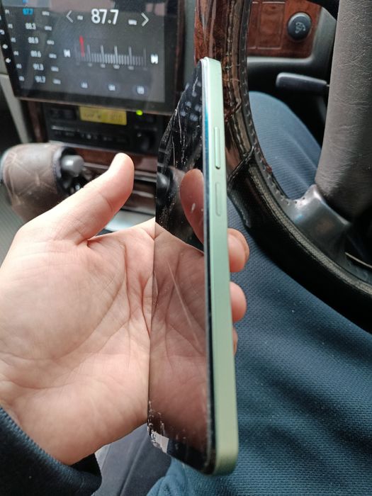 Продам телефон honor 64