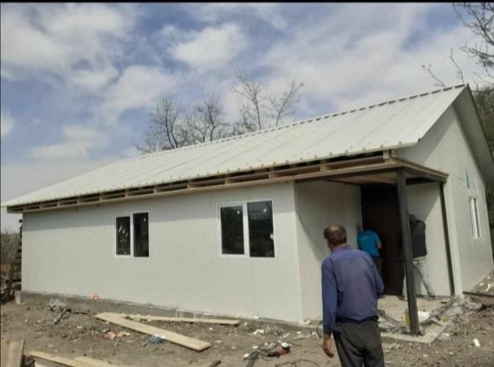 Vand garaje și căsuțe modulare