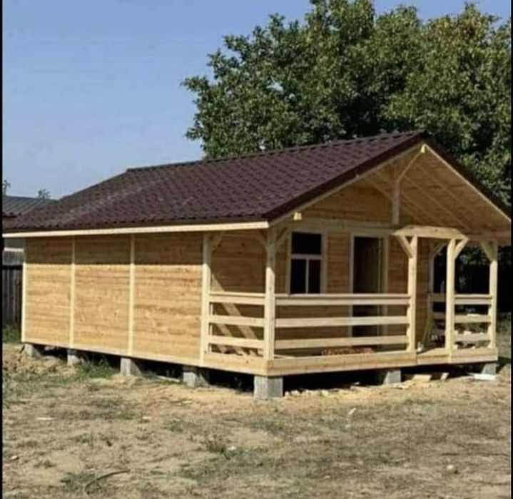 Vând și construiesc căsuțe din lemn