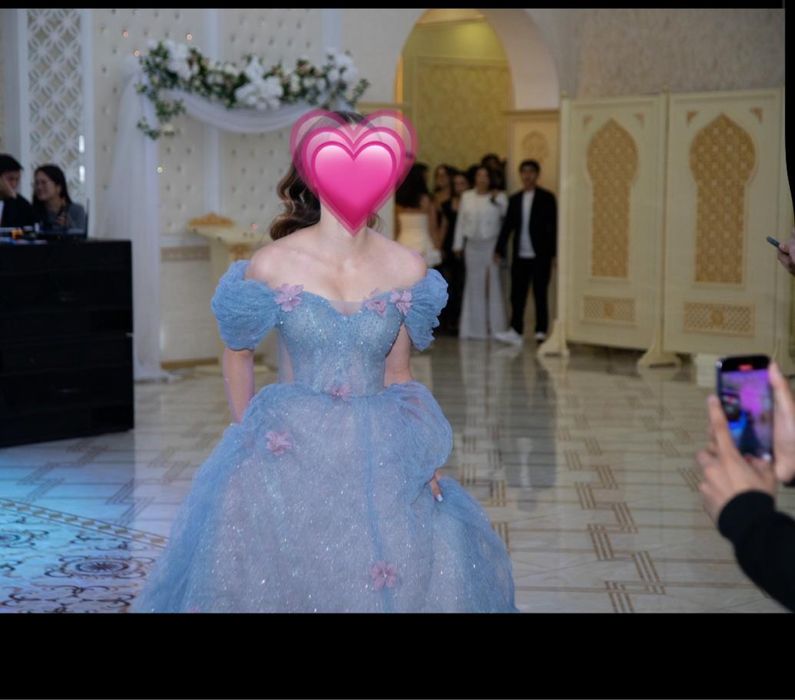 Платье срочно продам