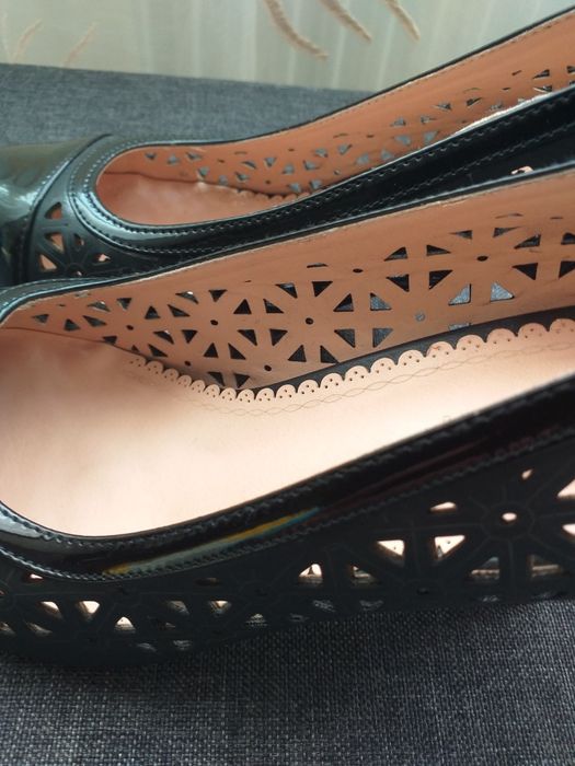 Pantofi negri eleganti
